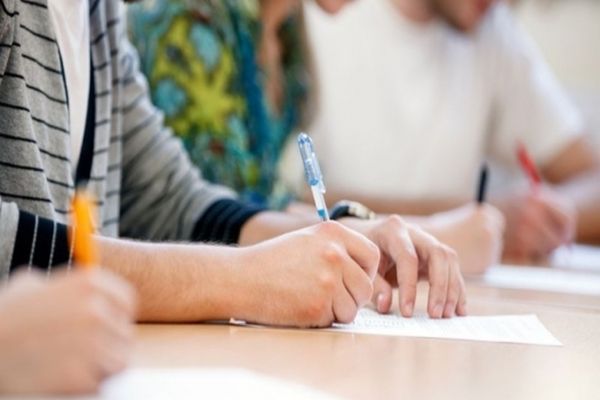 Evaluarea națională: Încep examenele pentru finalul claselor a II-a, a IV-a și a VI-a