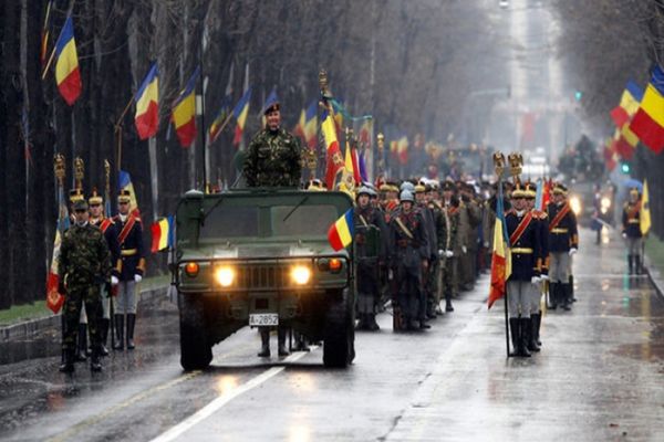 Peste 2.900 de militari cu 220 de mijloace tehnice vor participa la parada de la Arcul de Triumf de 1 Decembrie