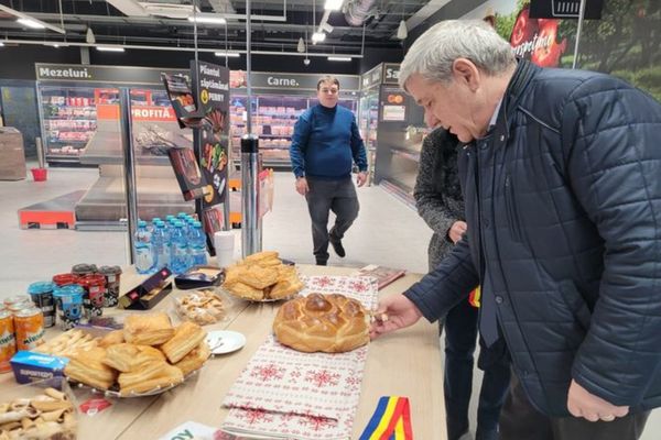 Primarul Bârladului, expert în gastronomie și shopping: De la tăierea panglicii la Sărbătoarea Pâinii cu sare! 