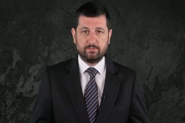 LIDER AUR, DUPĂ EXPLOZIA DIN RAHOVA: ”BOLOJAN DACĂ AR AVEA ONOARE AR PLECA ACASĂ. POLITICIENII RĂMÂN INDIFERENȚI ÎN FAȚA TRAGEDIILOR” 