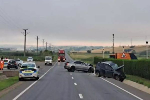 Accident grav, în Vaslui: 9 victime, după un impact extrem de violent. Un tânăr de 19 ani a murit