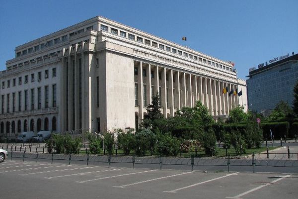 Protest de amploare în fața Guvernului