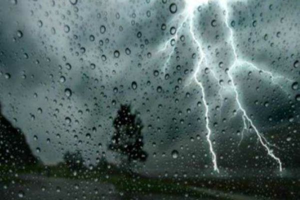 Cod portocaliu de inundații în două județe. Hidrologii avertizează asupra viiturilor puternice și a riscului de revărsări