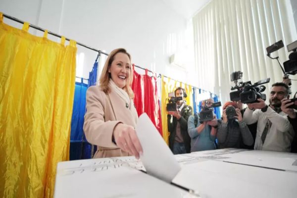 ALEGERI PARLAMENTARE 2024. ELENA LASCONI: AM VOTAT PENTRU ROMÂNIA PE CARE O IUBIM CU TOȚII
