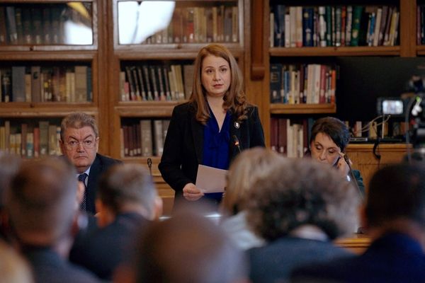 LIGIA DECA: TOȚI ELEVII DE LICEU VOR PARCURGE DISCIPLINA ”ISTORIA COMUNISMULUI DIN ROMÂNIA”