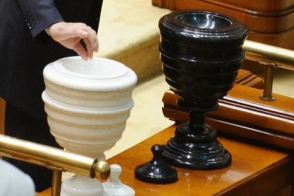 Moțiune de cenzură împotriva Guvernului Bolojan: „România nu este de vânzare – fără progresiști la guvernare” - DOCUMENT