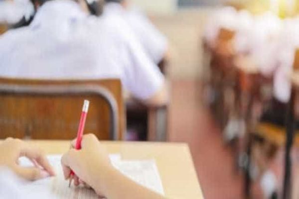 ÎNCEPE EVALUAREA NAŢIONALĂ LA CLASA A 2-A