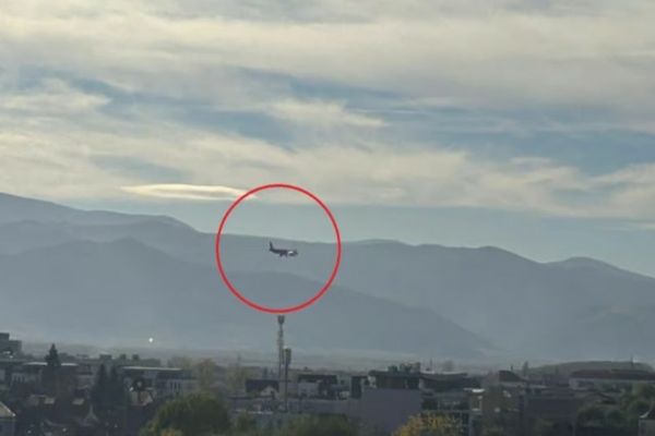 UN AVION ZBOARĂ DEASUPRA SIBIULUI DE MAI MULTE ORE. EXPLICAȚIILE AEROPORTULUI