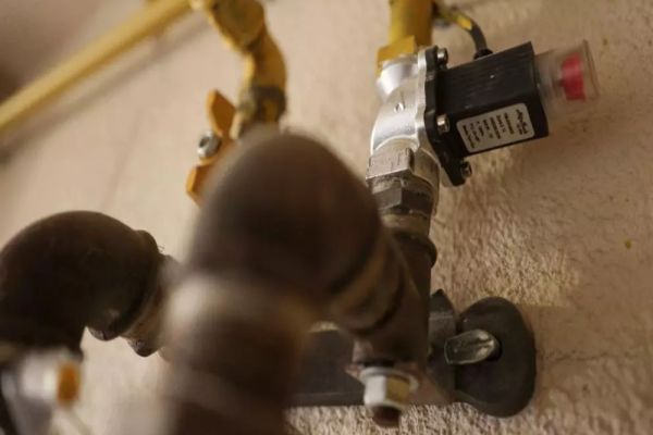 Facturile la gaze cresc în ianuarie 2026: pentru o casă majorarea poate ajunge între 200 și 400 de lei