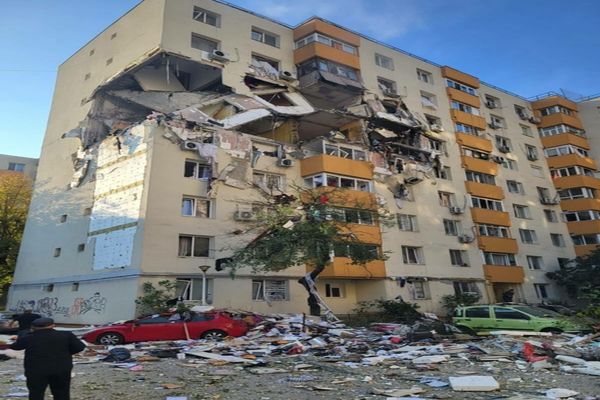 DETALII NOI DESPRE TRAGEDIA DIN RAHOVA, UNDE EXPLOZIA A DISTRUS UN BLOC CU OPT ETAJE. DISCUȚIE ȘOCANTĂ ÎNTRE UN POMPIER ȘI UN ANGAJAT DISTRIGAZ