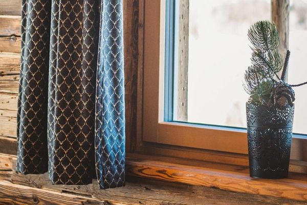 Motivul pentru care se aburesc constant geamurile iarna. Trucurile simple și eficiente care previn umezeala și apariția mucegaiului