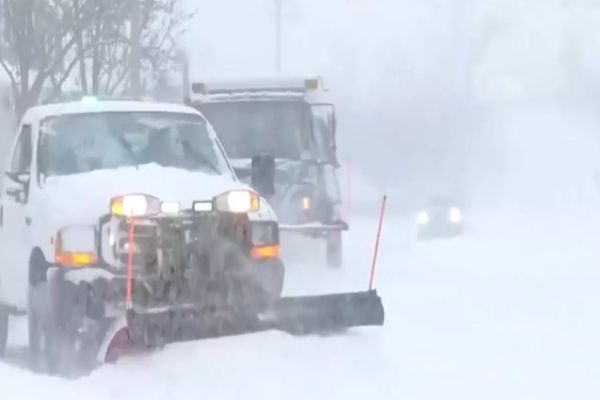 România, lovită de cel mai crunt episod de iarnă: cod portocaliu de viscol și ninsori