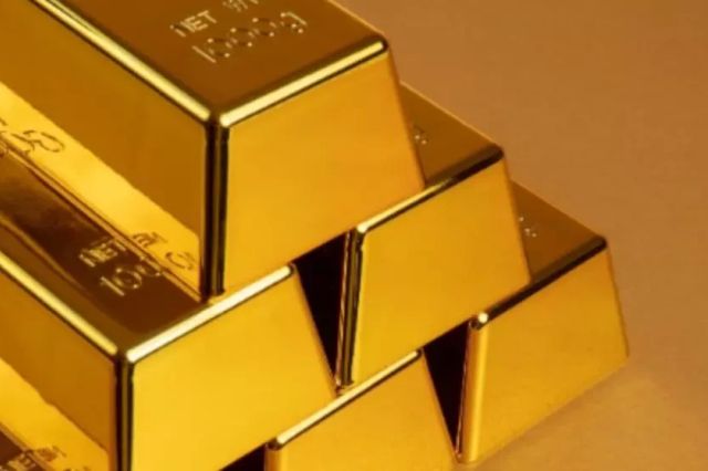 Preţul aurului a înregistrat cea mai mare scădere lunară din ultimii aproape 17 ani
