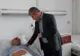Pădurarul Radu Artenie, bătut grav de hoţii de lemne, a fost vizitat la spital de ministrul apelor şi pădurilor, Ioan Deneş
