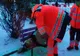 VIDEO. Tânăr sub influența etnobotanicelor, găsit zăcând aproape în comă pe o bancă din Bârlad