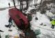 Un mort și cinci răniți, după ce un microbuz a intrat într-un cap de pod