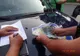 GEST FRUMOS: o femeie din Bârlad a predat polițiștilor un portofel găsit pe o bancă din Parcul „Mihai Eminescu”!