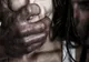 Două fetiţe de 11 şi 13 ani au fost violate la Bârlad! Una dintre victime este însărcinată în cinci luni, cu tatăl său! Agresorii sunt cercetaţi în libertate