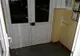 Bârlădeanul infectat cu Omicron hărțuit de vecini. Nu e lăsat nici să deschidă geamul 