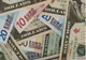 Euro se prăbușește și cade sub paritatea cu dolarul