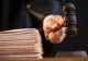 Un minor reținut de polițiști după ce a încercat să tâlhărească un alt minor
