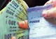 PLATA PENSIILOR PE CARD, DEVANSATĂ. CÂND INTRĂ BANII ÎN OCTOMBRIE 2025